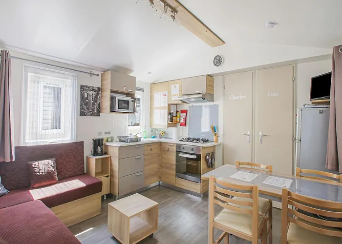 Mobile - Sleeps 4 - Parking - Family Pools