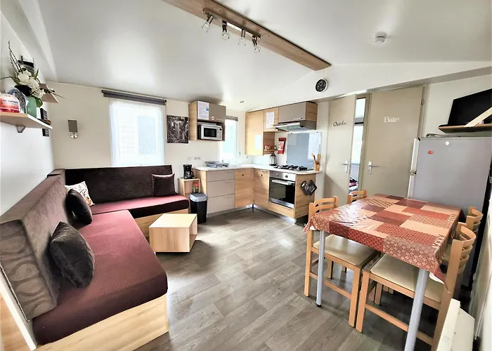 Mobile - Sleeps 4 - Parking - Family Pools 펜션 생장드몽